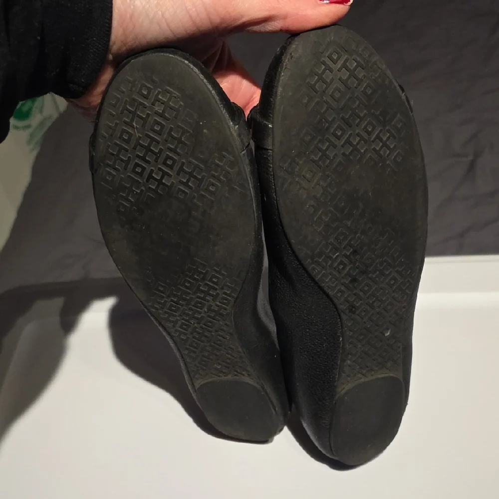 Tory Burch Black Leather Flats with Logo Accent - Picture 10 of 16